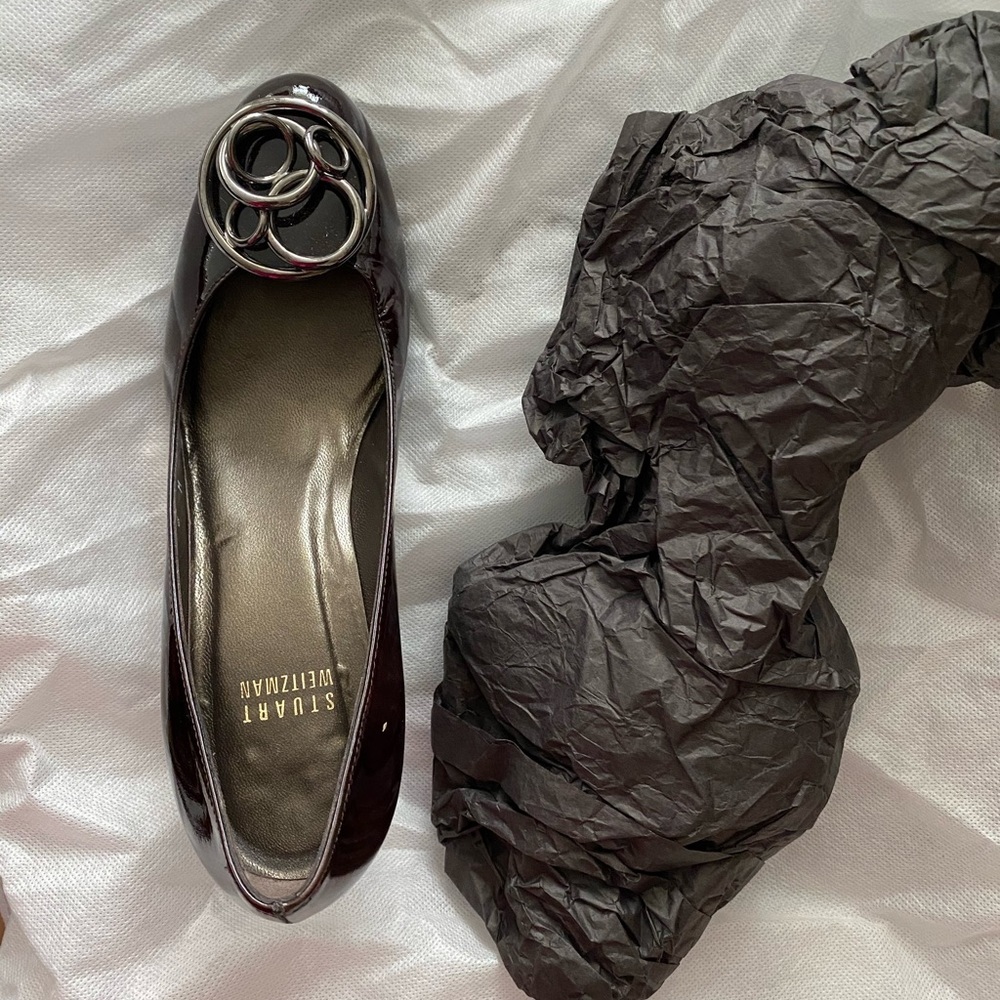 Stuart Weitzman patent leather round toe pumps size 6 - Picture 6 of 6